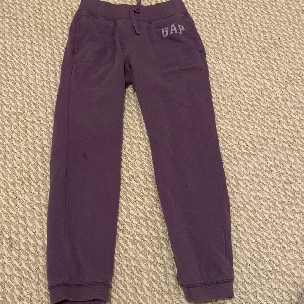 Gap kids purple sweatpants w gap logo  kids sz 8 medium